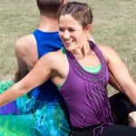 Posiciones de yoga para conectar con la pareja
